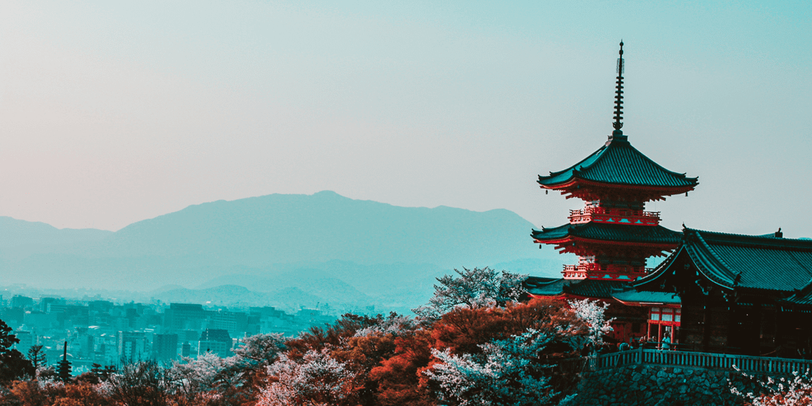 Pros and Cons: Life in Japan